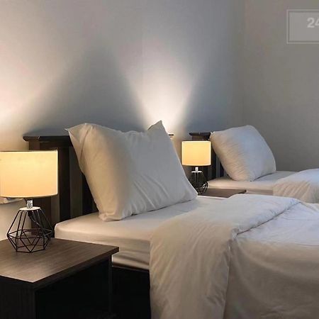 24 Kimberley Hotel Джордж Таун Стая снимка